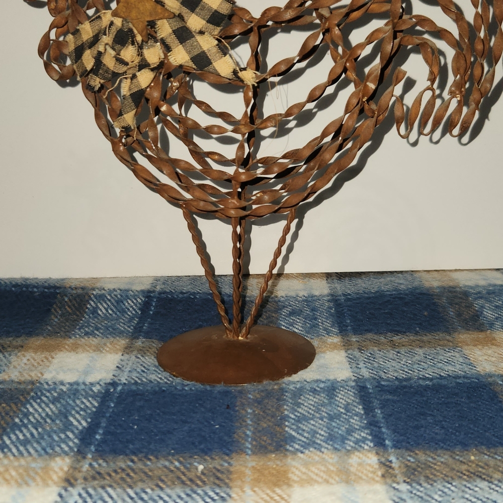 Rustic Twisted Metal Rooster Decor with Plaid Bow